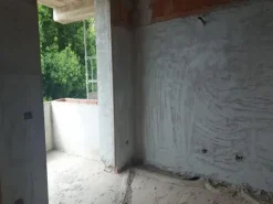 #14605 Terreno edificabile con edificio residenziale in costruzione