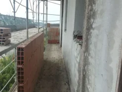 #14605 Terreno edificabile con edificio residenziale in costruzione