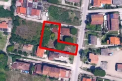 #20199 Terreno edificabile con fabbricati rurali da demolire