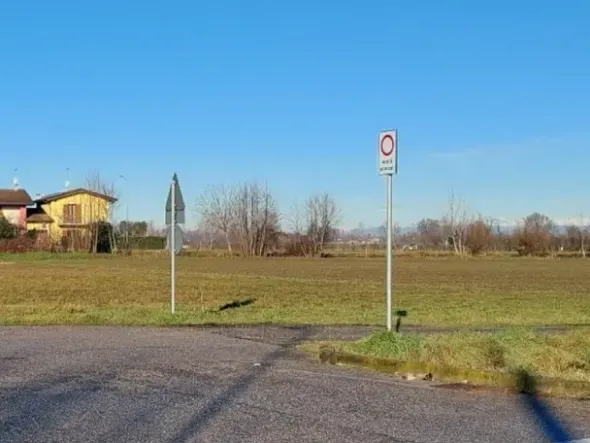 #26145 Terreno edificabile residenziale di 6.606 mq