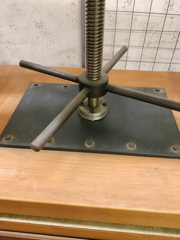 Torchio da rilegatura professionale in legno