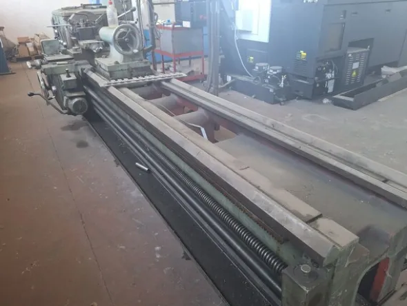 2#8413 Tornio a mandrino 300x3000
