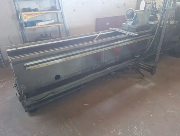 2#8413 Tornio a mandrino 300x3000