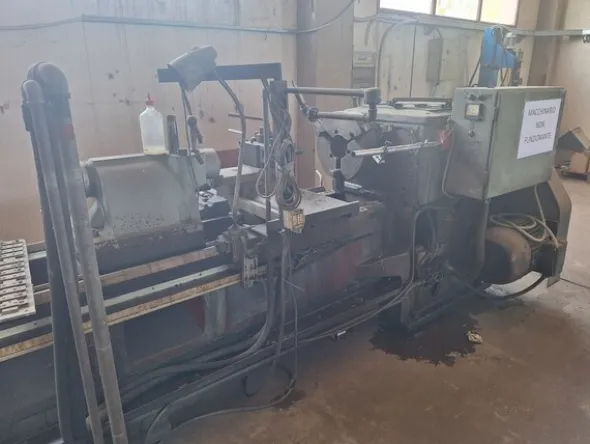 2#8413 Tornio a mandrino 300x3000
