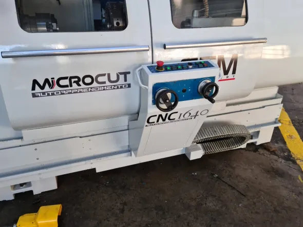 TORNIO MICRO CUT CNC 1640AUTOAPPRENDIMENTO