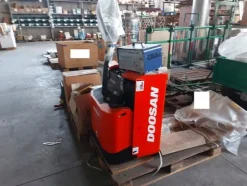 136#7892 Transpallet Doosan