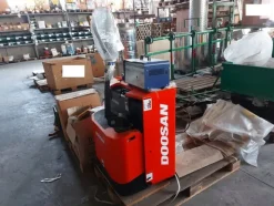 136#7892 Transpallet Doosan
