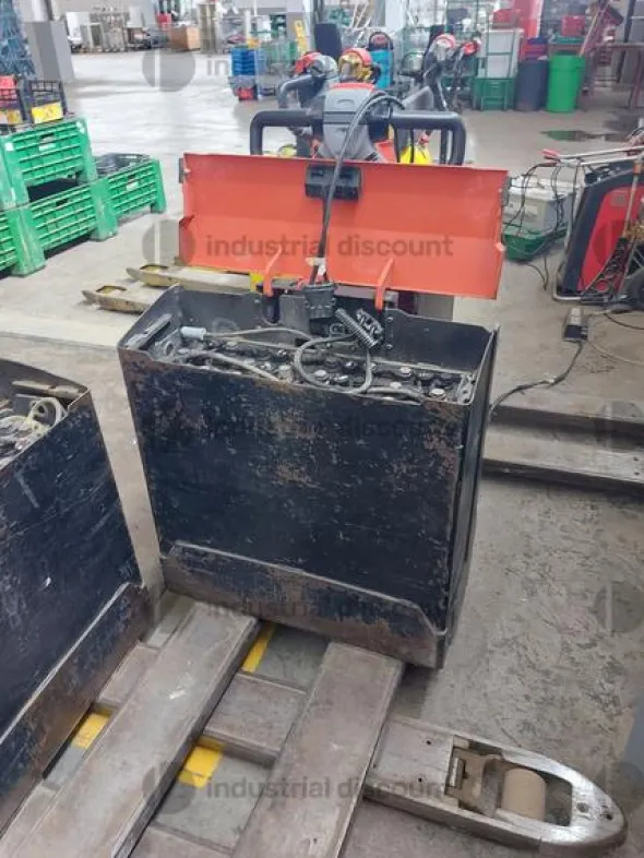 17#9470 Transpallet elettrico BT LWE200
