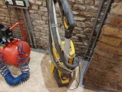 4#7913 Transpallet elettrico ed attrezzatura edile