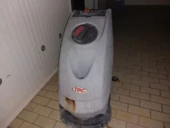 2#8001 Transpallet elettrico OMG e lavapavimenti