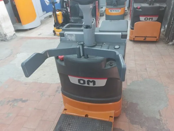 1#8371 Transpallet elettrico STILL