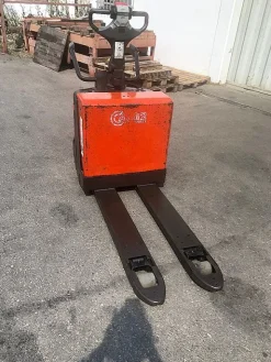 Transpallet elettrico uomo a bordo