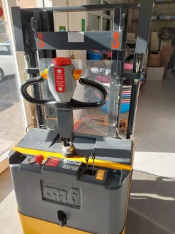 Transpallet elevatore elettrico