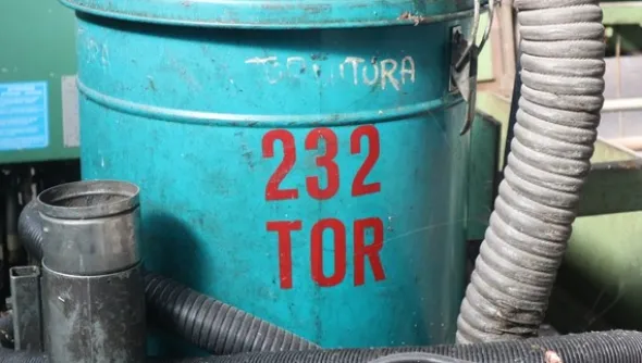 94#5049 Trapano a colonna e aspiratore