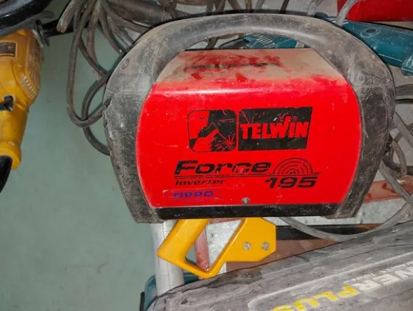 7#5859 Trapano Makita e avvitatore De Walt