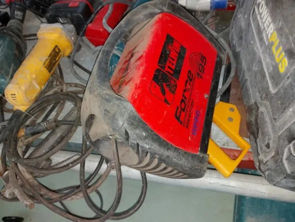 7#5859 Trapano Makita e avvitatore De Walt