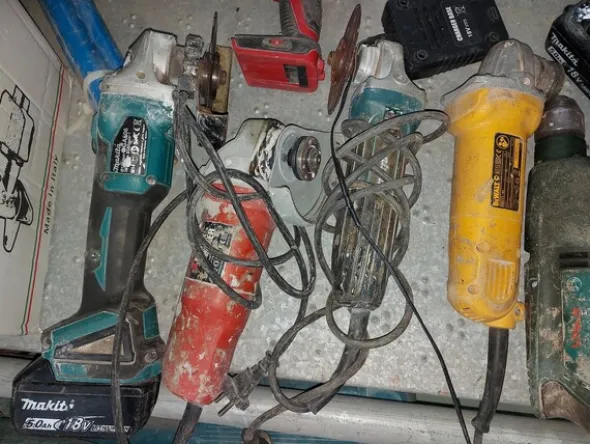 7#5859 Trapano Makita e avvitatore De Walt