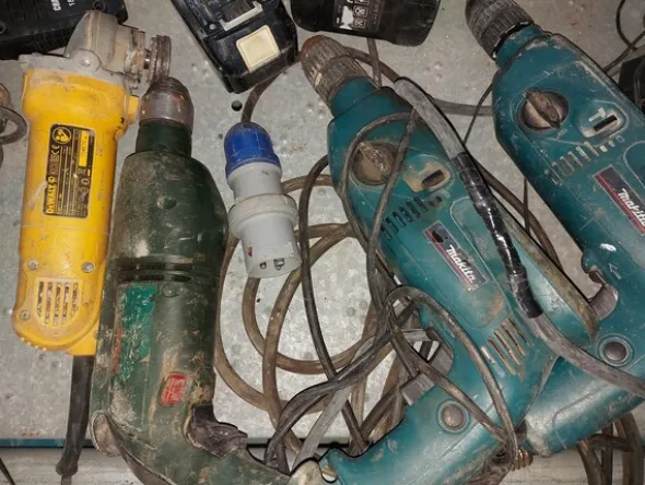 7#5859 Trapano Makita e avvitatore De Walt