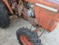 113#7078 Trattore agricolo