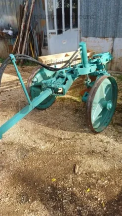 7#9736 Trattore agricolo cingolato Lamborghini C503