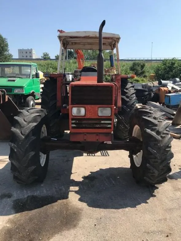 6#4109 Trattore agricolo Fiat 100/90