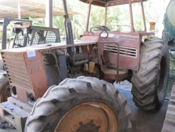 38#2338 Trattore agricolo gommato Fiat