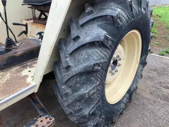 5#8237 Trattore agricolo Lamborghini DT653