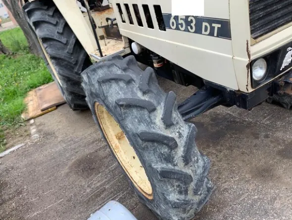 5#8237 Trattore agricolo Lamborghini DT653
