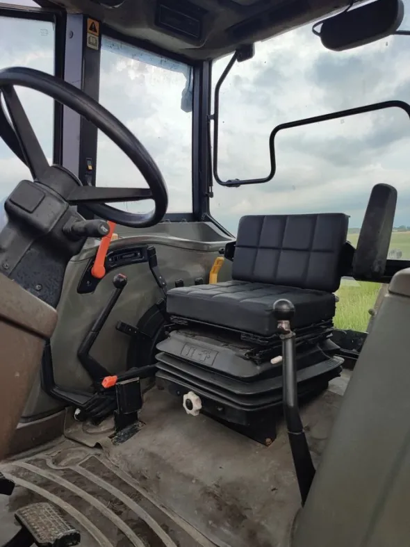 TRATTORE AGRICOLO NEW HOLLAND -G240