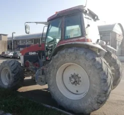 5#3975 Trattore agricolo New Holland G 240