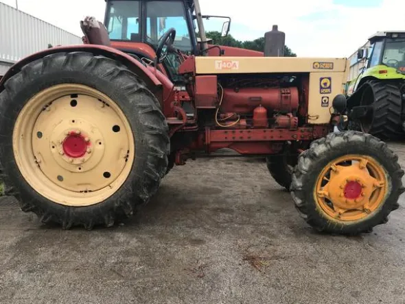 13#3850 Trattore Belarus T40