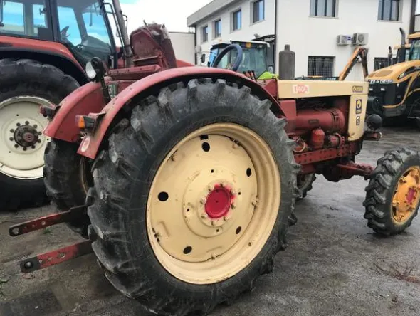 13#3850 Trattore Belarus T40