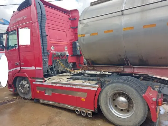 9#8039 Trattore cabinato Volvo Truck FH42T