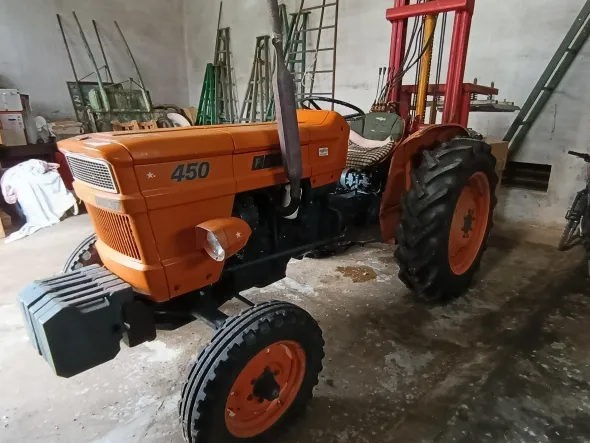 Trattore Fiat con muletto