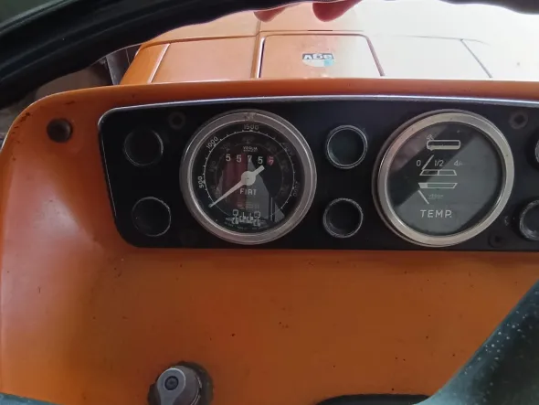 Trattore Fiat con muletto