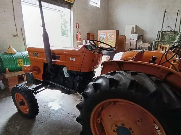 Trattore Fiat con muletto