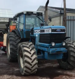 1#4907 Trattore Ford 8830