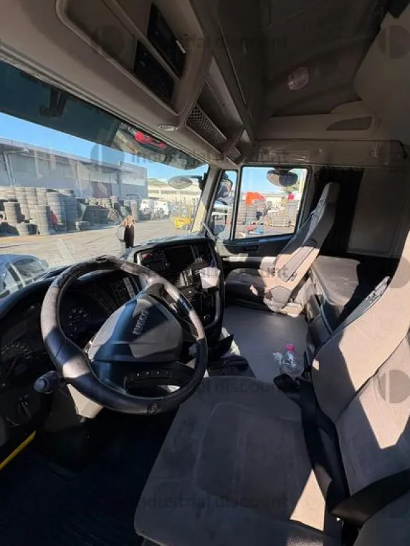 4#9676 Trattore Iveco Stralis 400