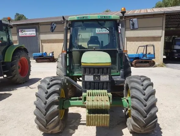 8#3287 Trattore John Deere 6400 AS