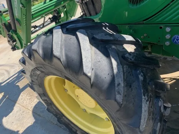 2#7949 Trattore John Deere 5100 R