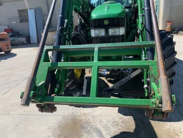 2#7949 Trattore John Deere 5100 R