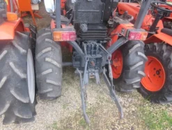 37#7078 Trattore Kubota e attrezzature agricole