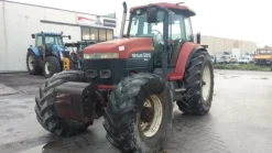 9#3850 Trattore New Holland G210