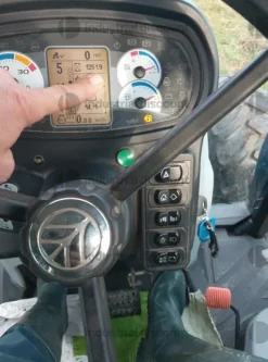 2#9532 Trattore New Holland T5 110