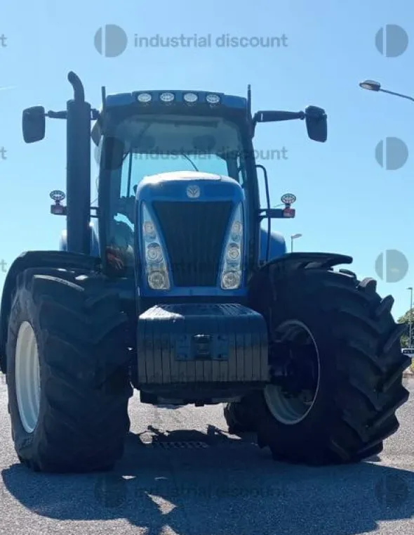 2#9861 Trattore New Holland T8040