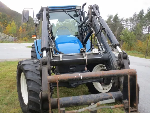 Trattore New Holland TL100DC