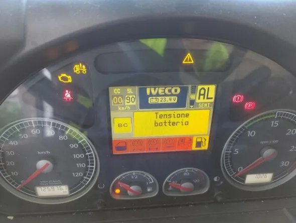 15#7956 Trattore per semirimorchio Iveco