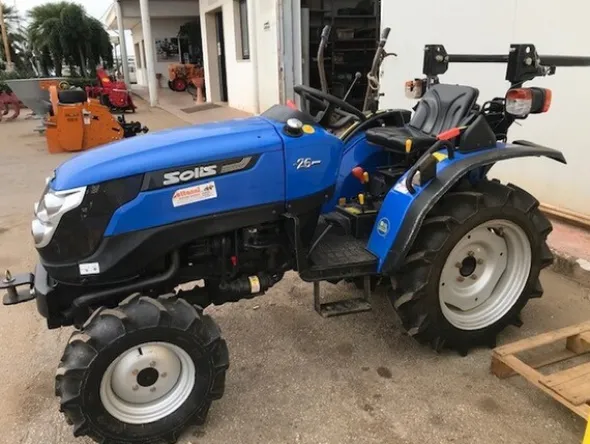 3#5760 Trattore Solis 26 CV