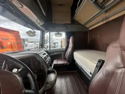 13#9792 Trattore stradale DAF