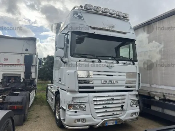13#9792 Trattore stradale DAF